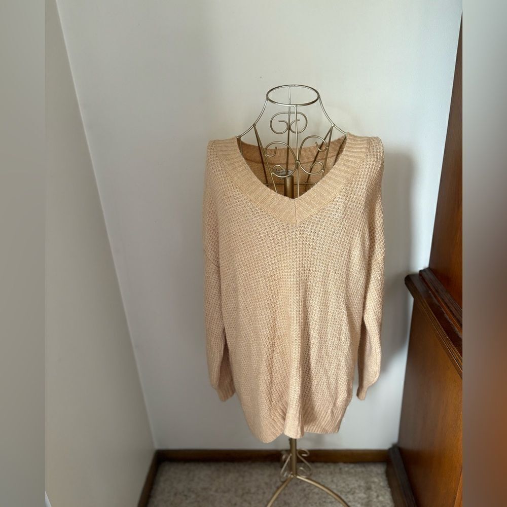 American Eagle Outfitters V-Neck Long Sleeve Knit Sweater XS Tan